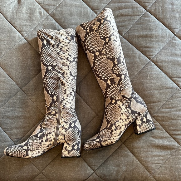 Steve Madden Boot - Picture 1 of 5